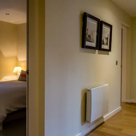 Apartment 10 Stonegate Court
